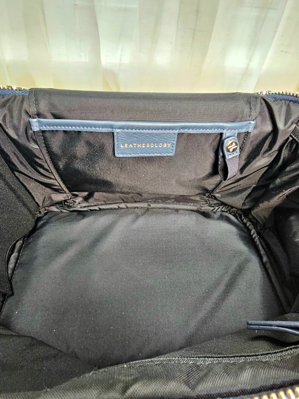 Leatherology XL Train Case Navy Blue Full Grain Leather Cosmetic Bag NWOT - Picture 8 of 14